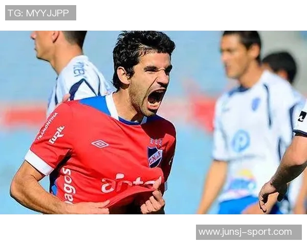 基尔梅斯与帕特罗纳图的精彩对决揭示足球战术与团队合作的魅力